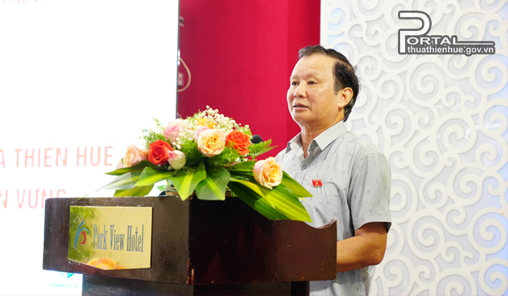Bí thư Tỉnh ủy, Trưởng đoàn ĐBQH tỉnh Lê Trường Lưu phát biểu khai mạc hội nghị