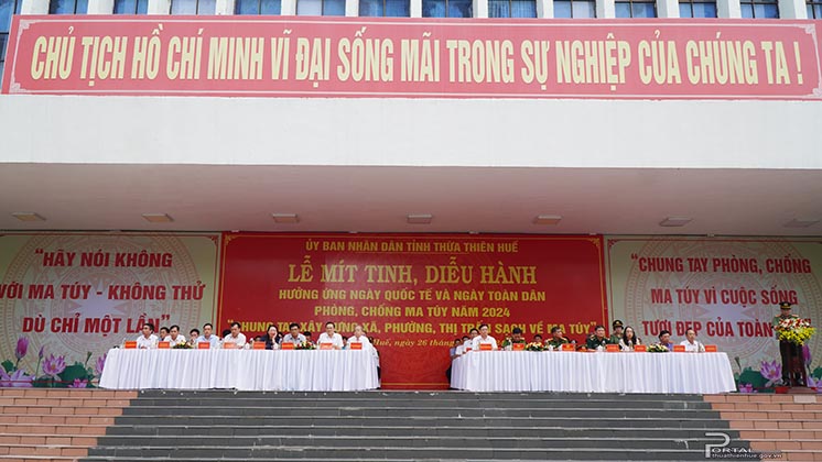 Tại buổi lễ mít tinh